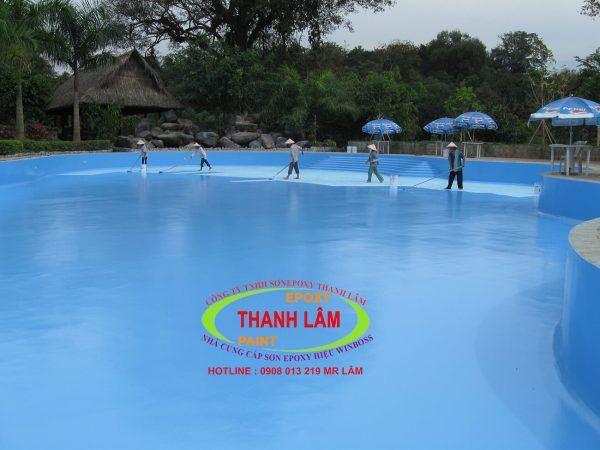 Đang Thi Công Hoàn Thiện Sơn Epoxy Hồ Bơi Khu Du Lịch Madagui Lâm Đồng